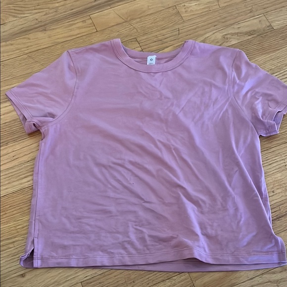 Lululemon T-shirt - Picture 1 of 2